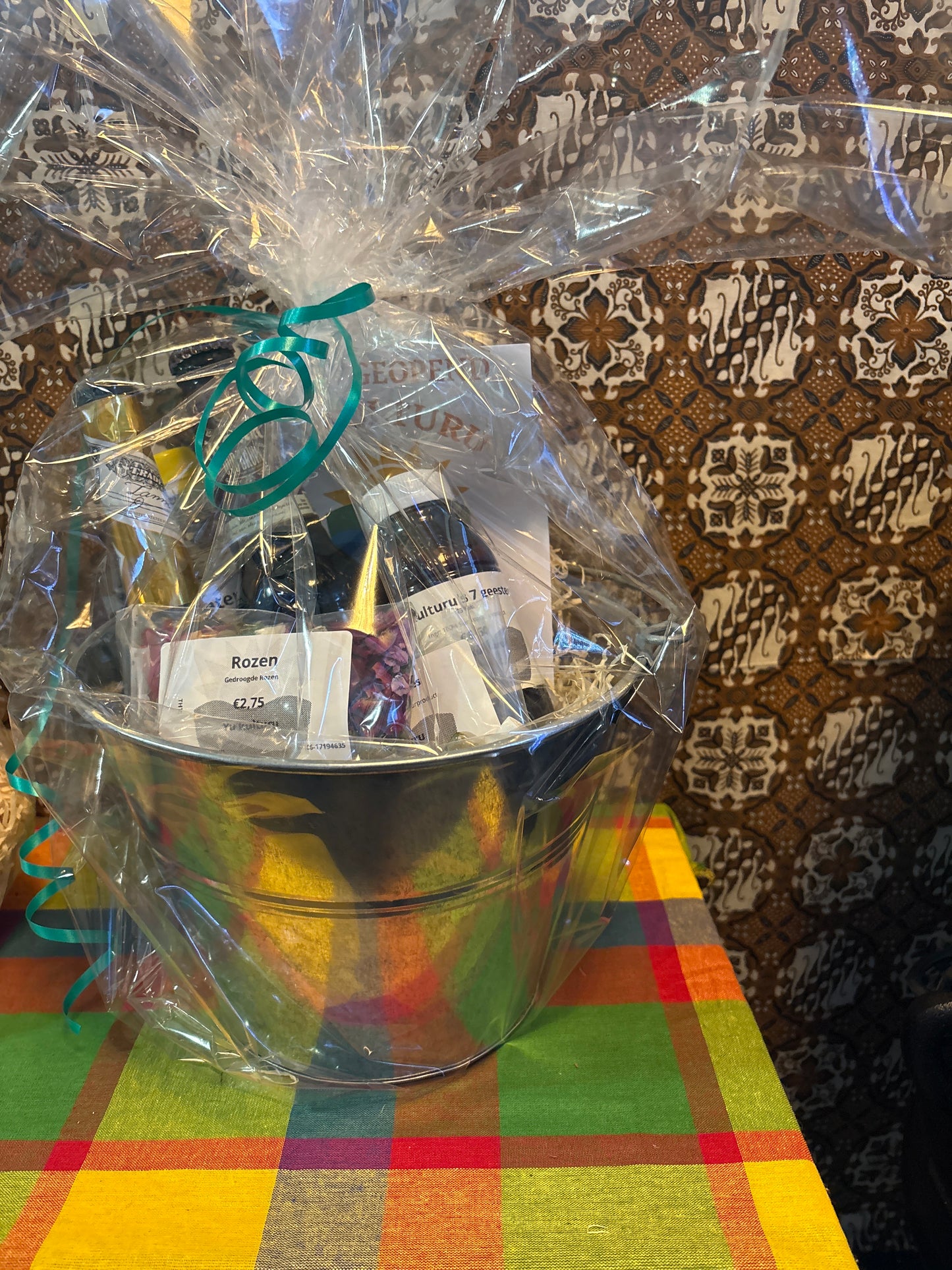 Swiet watra pakket met emmer